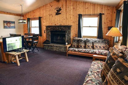 Dog-Friendly Cabin Great for Groups in Colorado - Estes Park, Colorado - glamping.directory