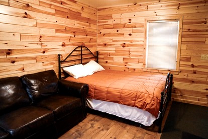 Charming Cabin Rental Nestled in the Peaceful Woods of Huron National Forest, Michigan - Grayling , Michigan - glamping.directory
