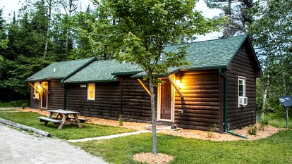 Charming Cabin Rental Nestled in the Peaceful Woods of Huron National Forest, Michigan - Grayling , Michigan - glamping.directory