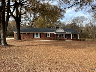 Family-Friendly Cottage with Pool Table and Fire Pit in Indian Trail, North Carolina - glamping.directory