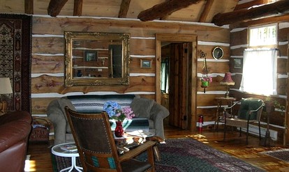 Gorgeous Private Cottage Rental in the Black Hills of South Dakota - Nemo, South Dakota - glamping.directory
