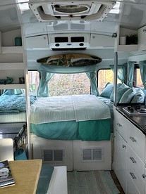 Coastal Style Bus Farm Retreat with Pond Dock and Peaceful Nature Views in Stillwater, Pennsylvania - Stillwater, Pennsylvania - glamping.directory