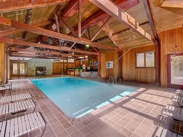 Cozy Mountain Townhouse with Fireplace near Stratton Mountain, Bondville, VT - glamping.directory