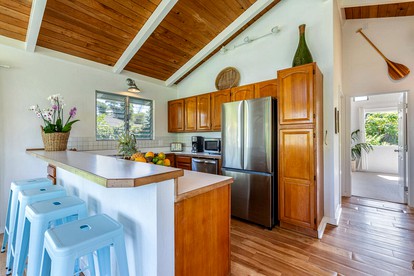 Hawaiian Getaways in this Fully-Equipped, Beach Adjacent Rental in Hanalei - Hanalei, Hawaii - glamping.directory