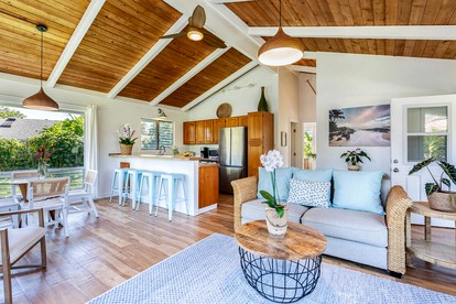 Hawaiian Getaways in this Fully-Equipped, Beach Adjacent Rental in Hanalei - Hanalei, Hawaii - glamping.directory