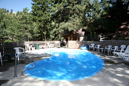 Rocky Mountain National Park Vacation: Charming Cabin with a Heated Pool in Estes Park, CO - Estes Park, Colorado - glamping.directory