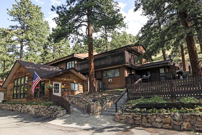 Rocky Mountain National Park Vacation: Charming Cabin with a Heated Pool in Estes Park, CO - glamping.directory