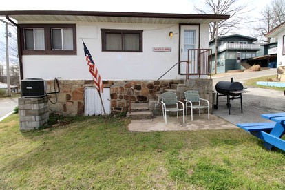 Rustic Cabin on Lake Taneycomo, Perfect for Your Next Fishing Vacation in Rockaway Beach, Missouri - glamping.directory