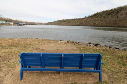 Rustic Cabin on Lake Taneycomo, Perfect for Your Next Fishing Vacation in Rockaway Beach, Missouri - Rockaway Beach, Missouri - glamping.directory