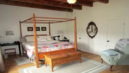 Beautiful Cottage Rental with Stunning Views near Santa Fe, New Mexico - Las Vegas, New Mexico - glamping.directory
