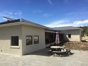 Beautiful Cottage Rental with Stunning Views near Santa Fe, New Mexico - glamping.directory