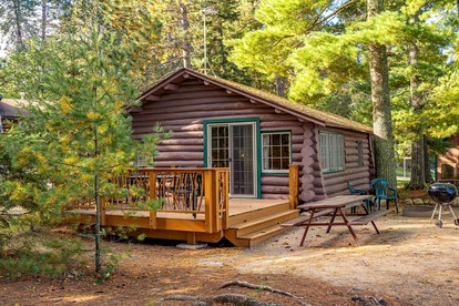 Cozy Lakeside Cabin with Scenic Views & Spacious Deck in Orr, Minnesota - Orr, Minnesota - glamping.directory