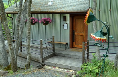One-of-a-Kind Artistic Cottage Rental with Custom Furniture in Ashland, Oregon - glamping.directory