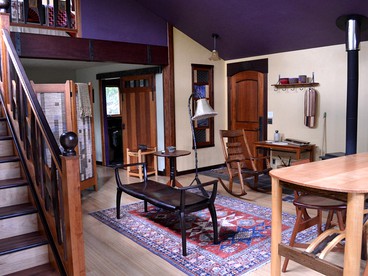 One-of-a-Kind Artistic Cottage Rental with Custom Furniture in Ashland, Oregon - Ashland, Oregon - glamping.directory