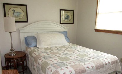 Rustic Cottage Getaway in the Coastal Village of Avon in North Carolina - Avon, North Carolina - glamping.directory