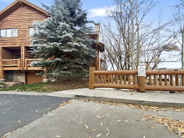 6 A Timberwolf Lodge in Park City, Utah - glamping.directory