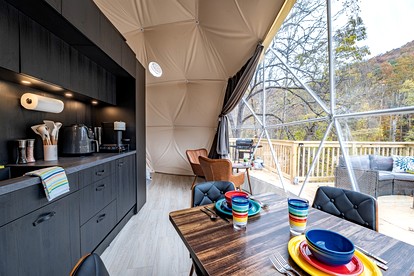 Romantic Geodesic Dome with Hot Tub, Perfect for Stargazing in Pipestem, West Virginia - Pipestem, West Virginia - glamping.directory