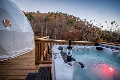 Romantic Geodesic Dome with Hot Tub, Perfect for Stargazing in Pipestem, West Virginia - Pipestem, West Virginia - glamping.directory