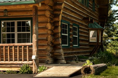 Homey Vacation Suite in Bonners Ferry Lodge near Schweitzer Mountain Resort, Idaho - Bonners Ferry, Idaho - glamping.directory