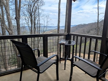 Private Mountain Sanctuary Cabin Surrounded by Protected Forest in Black Mountain, North Carolina - Black Mountain, North Carolina - glamping.directory