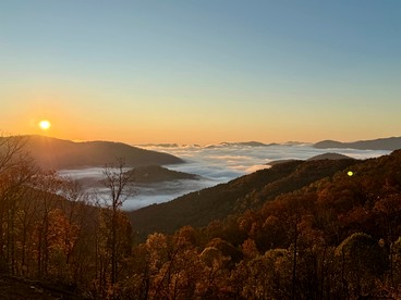 Private Mountain Sanctuary Cabin Surrounded by Protected Forest in Black Mountain, North Carolina - Black Mountain, North Carolina - glamping.directory
