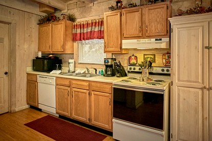 Cozy Tennessee Cabin Rental in Gatlinburg for a Family Getaway - Gatlinburg, Tennessee - glamping.directory