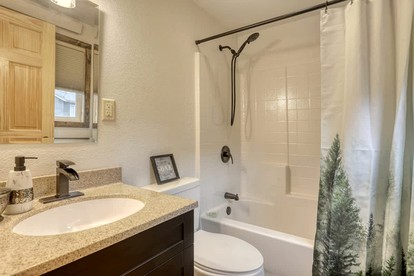 Vibrant Cozy Cabin Retreat near Black Hills Mountain in South Dakota - Keystone, South Dakota - glamping.directory