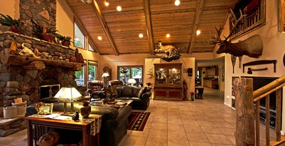 Stunning Cabin Retreat near Clark Fork River in Montana - Thompson Falls, Montana - glamping.directory