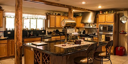 Stunning Cabin Retreat near Clark Fork River in Montana - Thompson Falls, Montana - glamping.directory