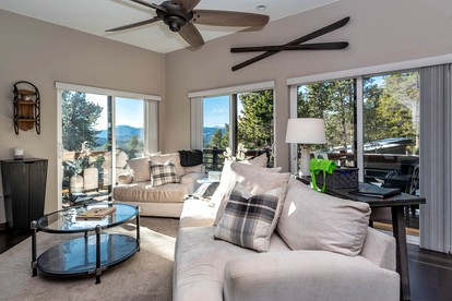Unique Getaway Rental for Couples with Hot Tub and Stunning Views near Boulder in Black Hawk, Colorado - Black Hawk, Colorado - glamping.directory