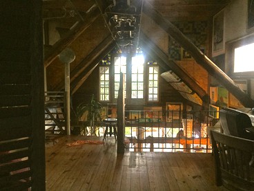 Eclectic Riverfront Log Cabin and Artist Retreat for Groups in Castle Hayne, North Carolina - Castle Hayne, North Carolina - glamping.directory