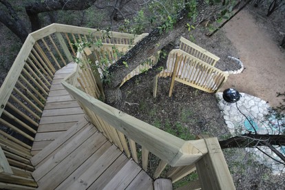 Romantic Escapes to Texas like No Other in this Wonderful Tree House in Leander - Leander, Texas - glamping.directory