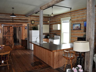 Family Getaway near the Iconic Yellowstone National Park in Montana - Pray, Montana - glamping.directory