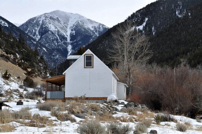 Family Getaway near the Iconic Yellowstone National Park in Montana - Pray, Montana - glamping.directory