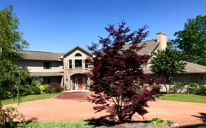 Spacious Cottage with Pool for an Exciting Getaway on Smith Lake in Alabama - Crane Hill, Alabama - glamping.directory