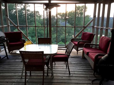 Spacious Cottage with Pool for an Exciting Getaway on Smith Lake in Alabama - Crane Hill, Alabama - glamping.directory