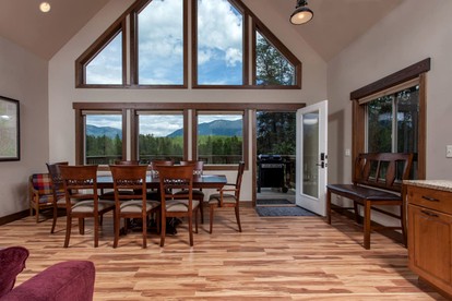 Lovely Family Cabin Rental for an Outdoor Getaway near Whitefish, Montana - West Glacier, Montana - glamping.directory