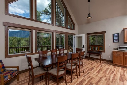Lovely Family Cabin Rental for an Outdoor Getaway near Whitefish, Montana - West Glacier, Montana - glamping.directory