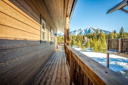 Lovely Family Cabin Rental for an Outdoor Getaway near Whitefish, Montana - West Glacier, Montana - glamping.directory