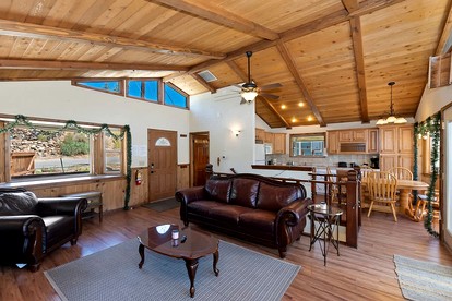 Idyllic Mountain Escape: Cozy Cabin in Big Bear Lake - Big Bear Lake, California - glamping.directory