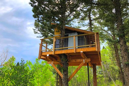 Off-Grid yet Modern Tree House in the Sangre de Cristo Mountains, Colorado - San Luis, Colorado - glamping.directory