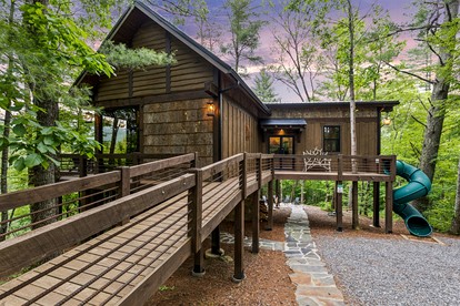 Enormous Cabin Luxury Interior and Game Room in Cherry Log, Georgia - Cherry Log, Georgia - glamping.directory