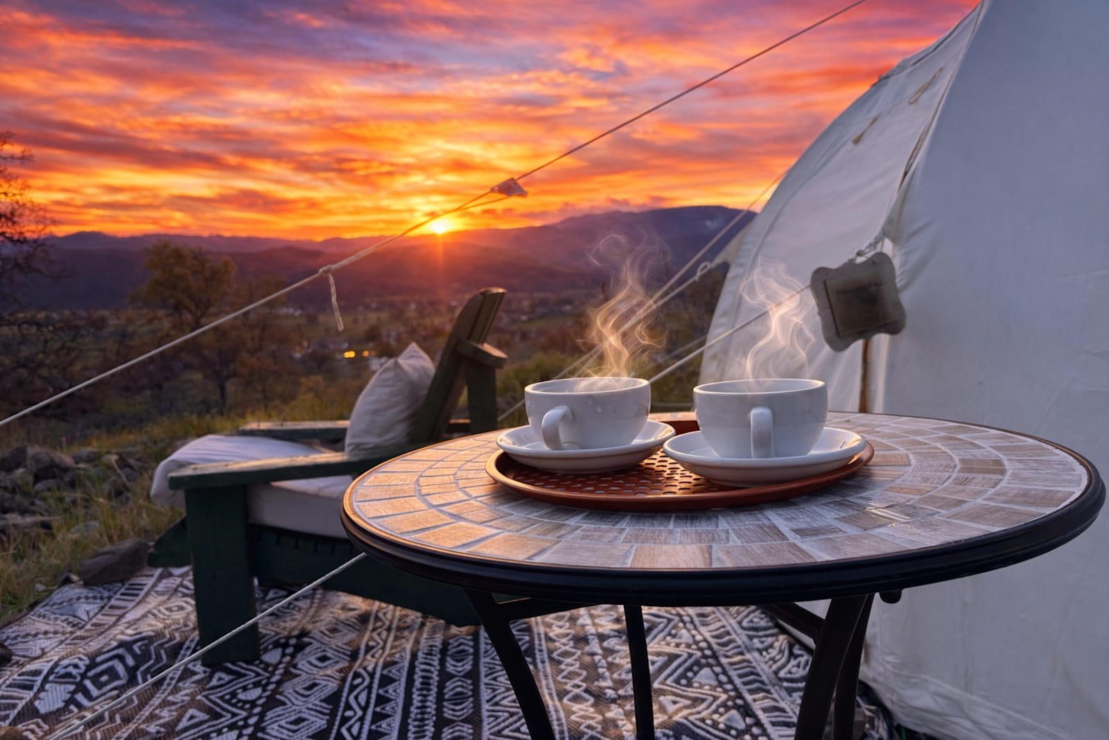 Hidden Knoll Farm - Panoramic View - Hidden Valley Lake, California - glamping.directory