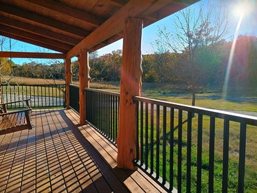 Peaceful Woodland Cabin with Balcony & Starry Nights in Steelville, Missouri - glamping.directory