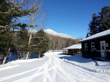 Pet-friendly Vacation Rental near Outdoor Attractions and Blue Mountain Lake, New York - Blue Mountain Lake, New York - glamping.directory