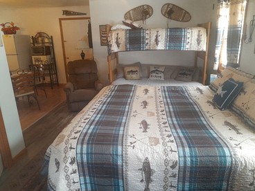 Pet-friendly Vacation Rental near Outdoor Attractions and Blue Mountain Lake, New York - Blue Mountain Lake, New York - glamping.directory