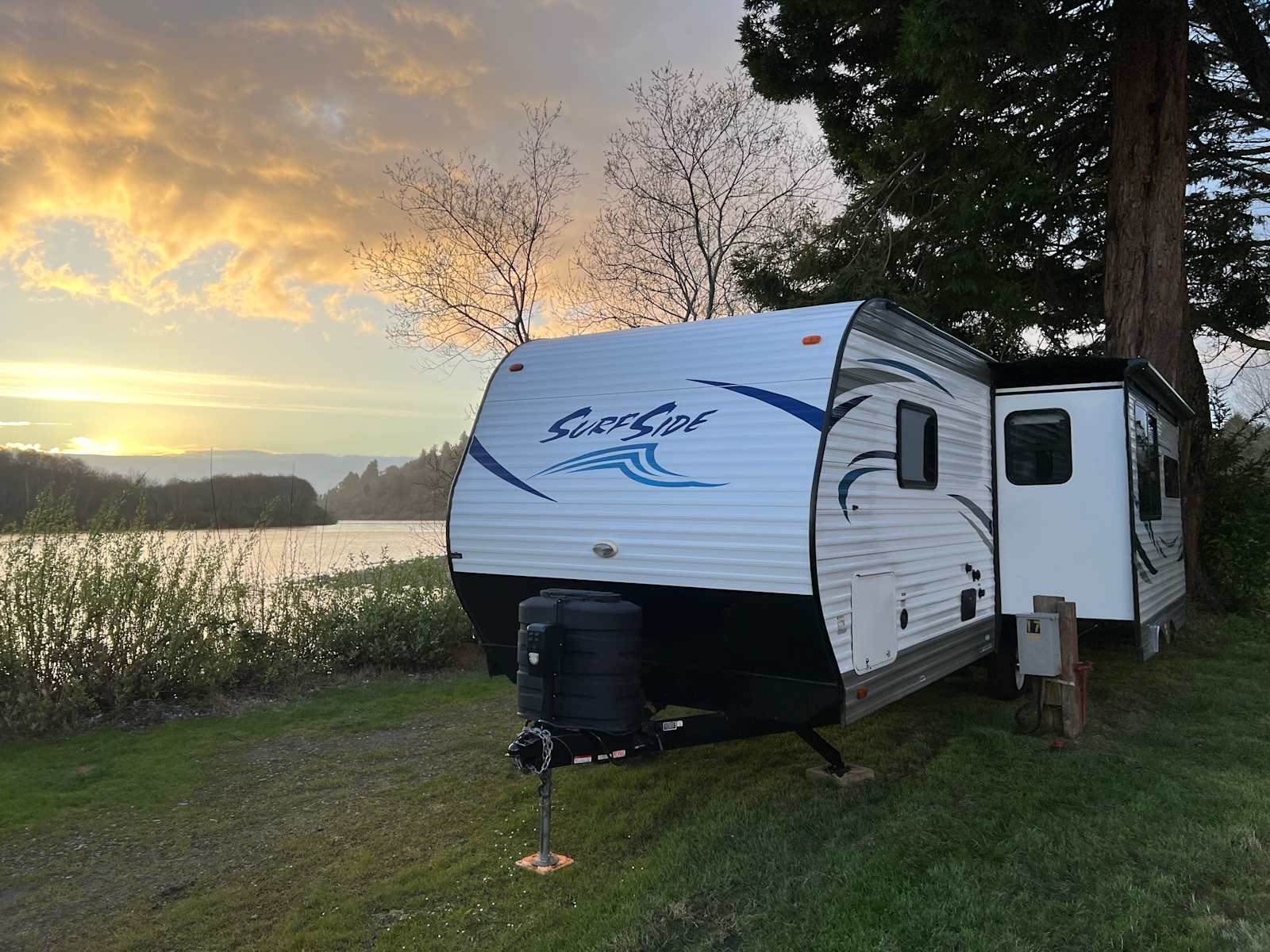 Chinook RV Resort - Klamath, California - glamping.directory