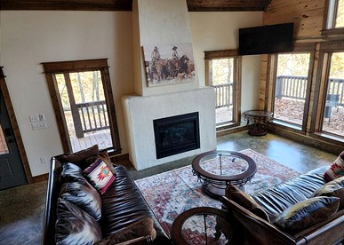 Ouachita Mountains Glamping Getaway: Cozy Pet-Friendly Cabin in Hochatown, Oklahoma, near Broken Bow Lake - Hochatown, Oklahoma - glamping.directory