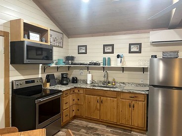 Dream Glamping in Texas in this Cozy, Pet-Friendly Cabin in Bastrop, TX - Bastrop , Texas - glamping.directory