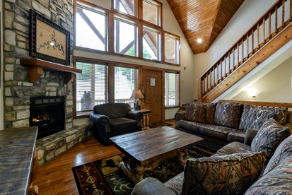 Wonderful Cabin with Game Room and Swimming Pool in Branson, Missouri - Branson, Missouri - glamping.directory
